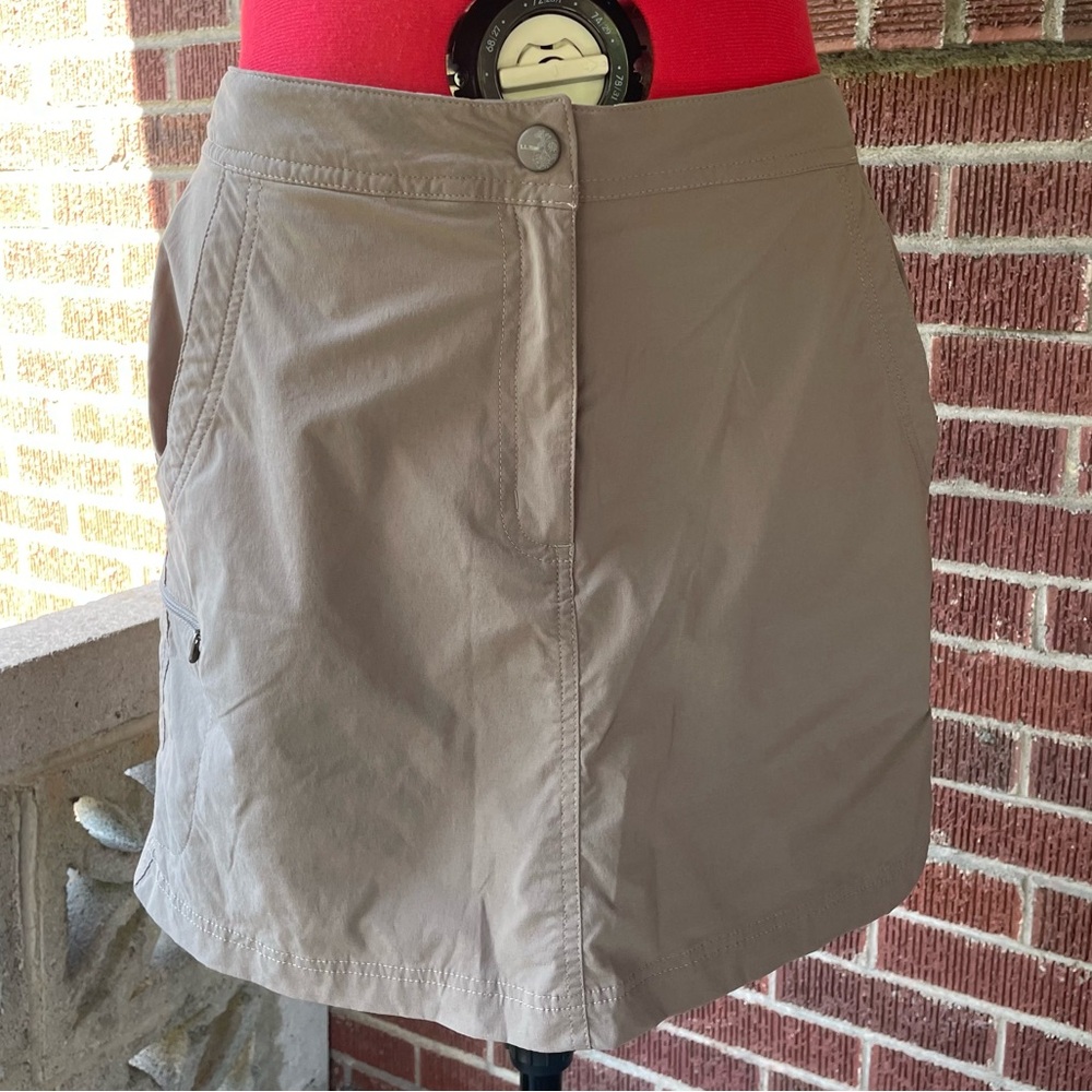 L.L. Bean Women's Brown Skort with Zippered Pockets - size 8